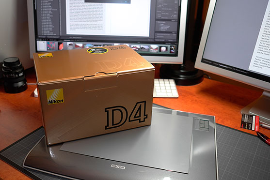 Nikon D4  box