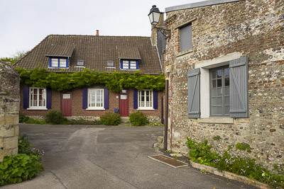 photo1